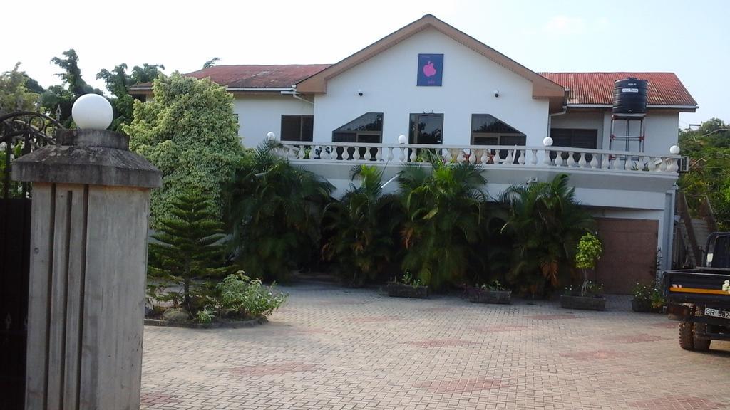 Eden Lodge Cape Coast Exterior foto